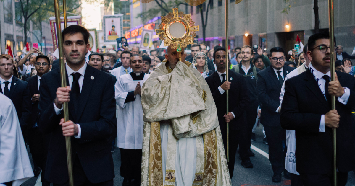 In Pictures: Eucharistic Procession through Midtown Manhattan — The Catholic Herald