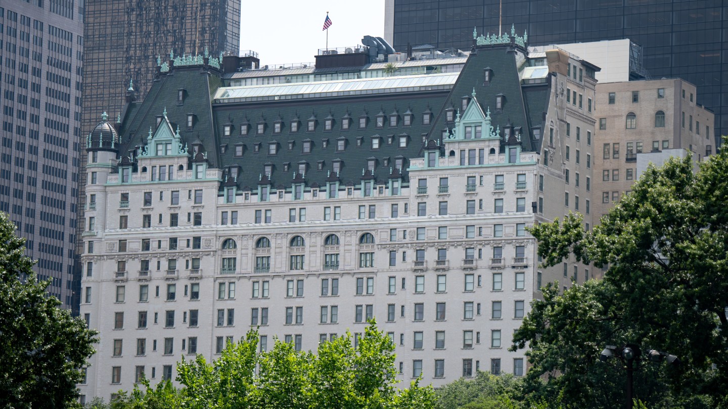 New York's Plaza Hotel to Close in 2027 for 4 Years of Renovations