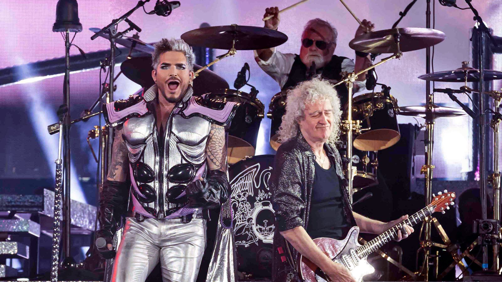 Watch Queen With Adam Lambert Perform 'We Will Rock You' at Final Show