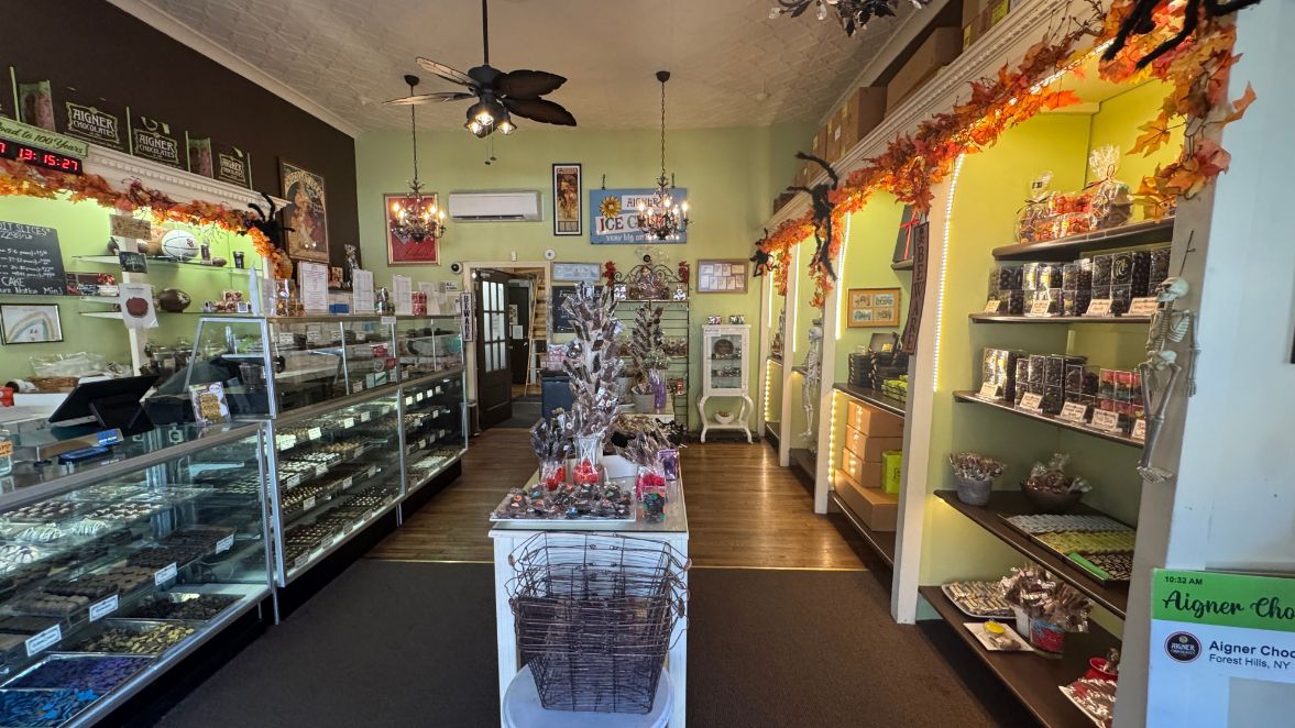 Queens business continues nearly century-old candy tradition