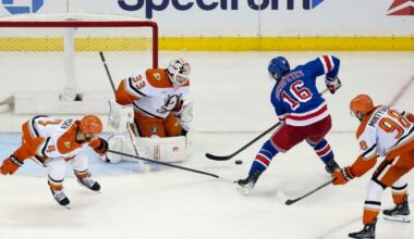 Rangers make it 6 wins in 6 tries at MSG with dominant effort against Ducks
