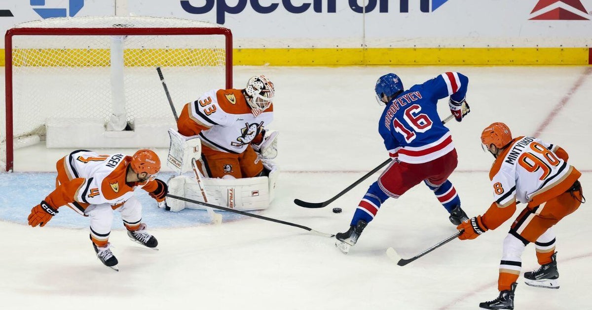 Rangers make it 6 wins in 6 tries at MSG with dominant effort against Ducks