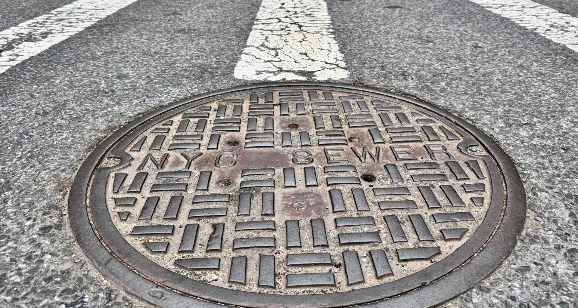 5 ‘mole men’ emerge from sewer manhole on NYC’s Upper East Side in latest sighting