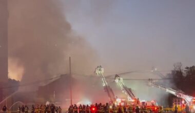 4-alarm fire tears through vacant Staten Island warehouse, FDNY says