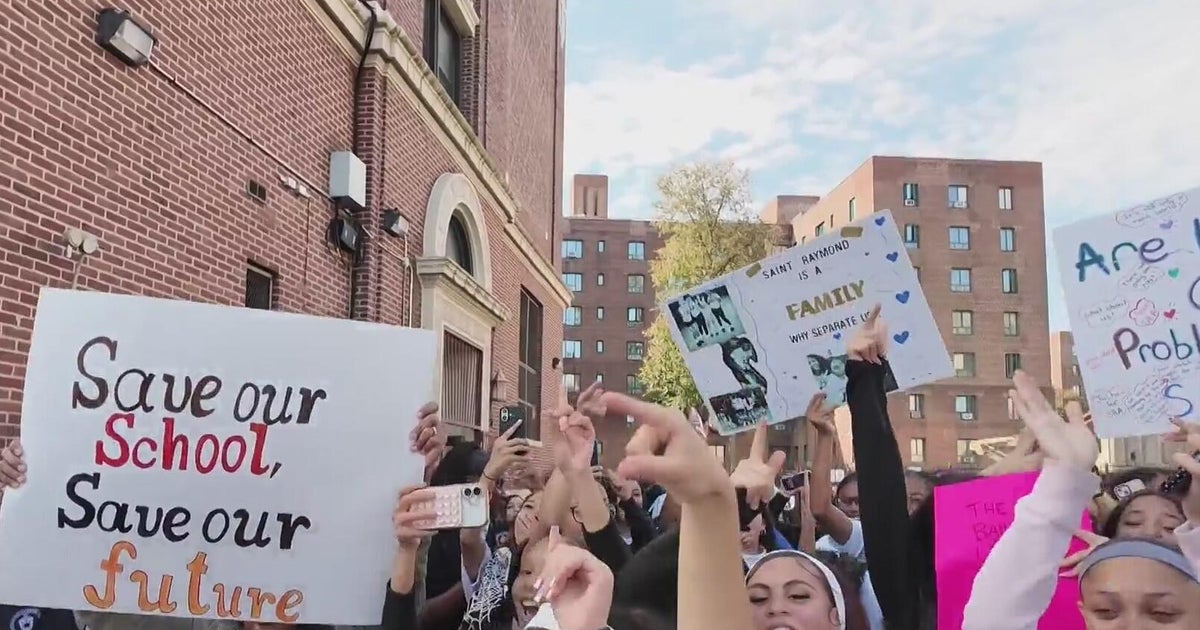 Students, parents protest after Bronx Catholic girls school set to close