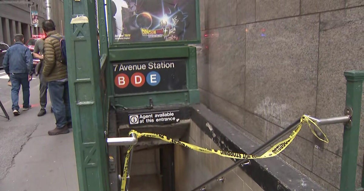 1 shot at Midtown Manhattan subway station, police say