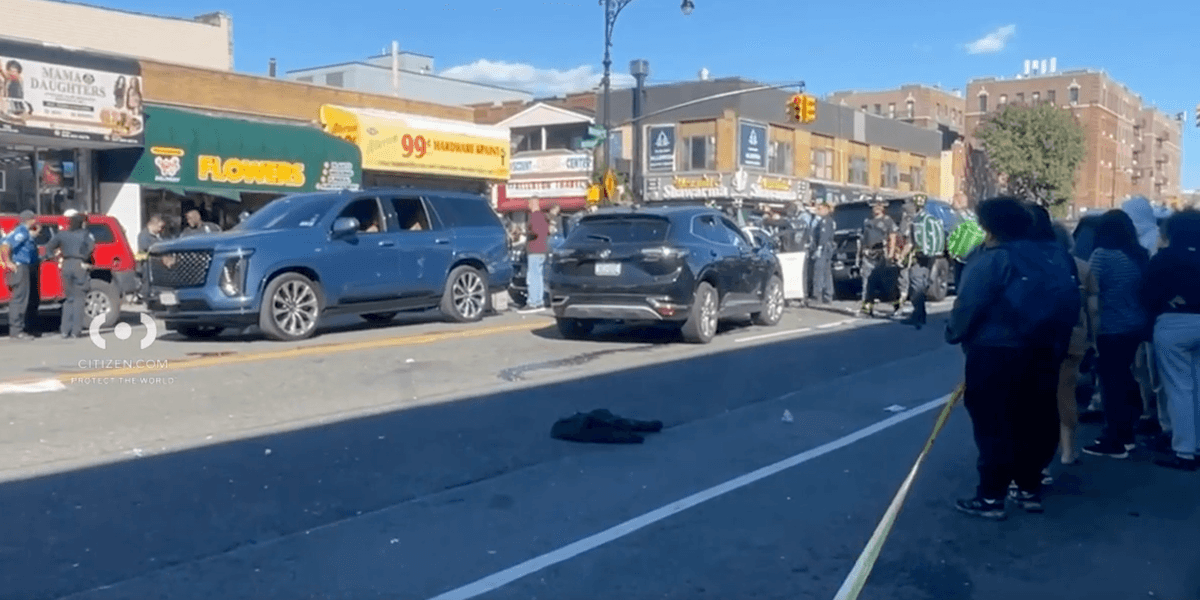 2 dead, others injured after car speeds through Bronx intersection