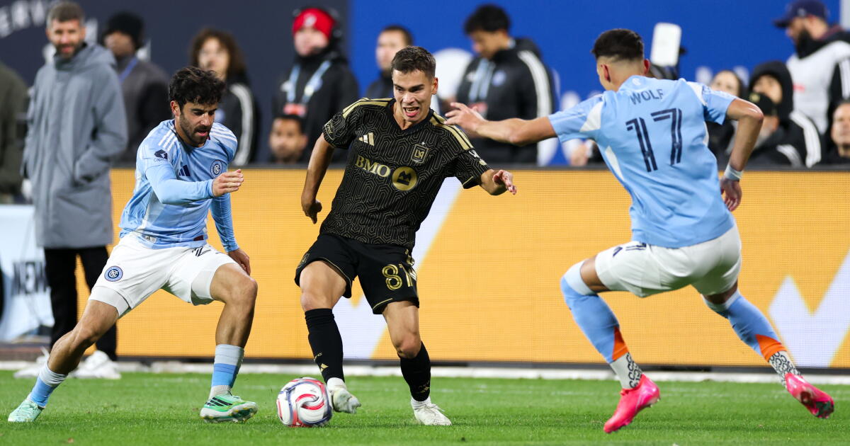 Leo Walta scores for LAFC in draw with New York City