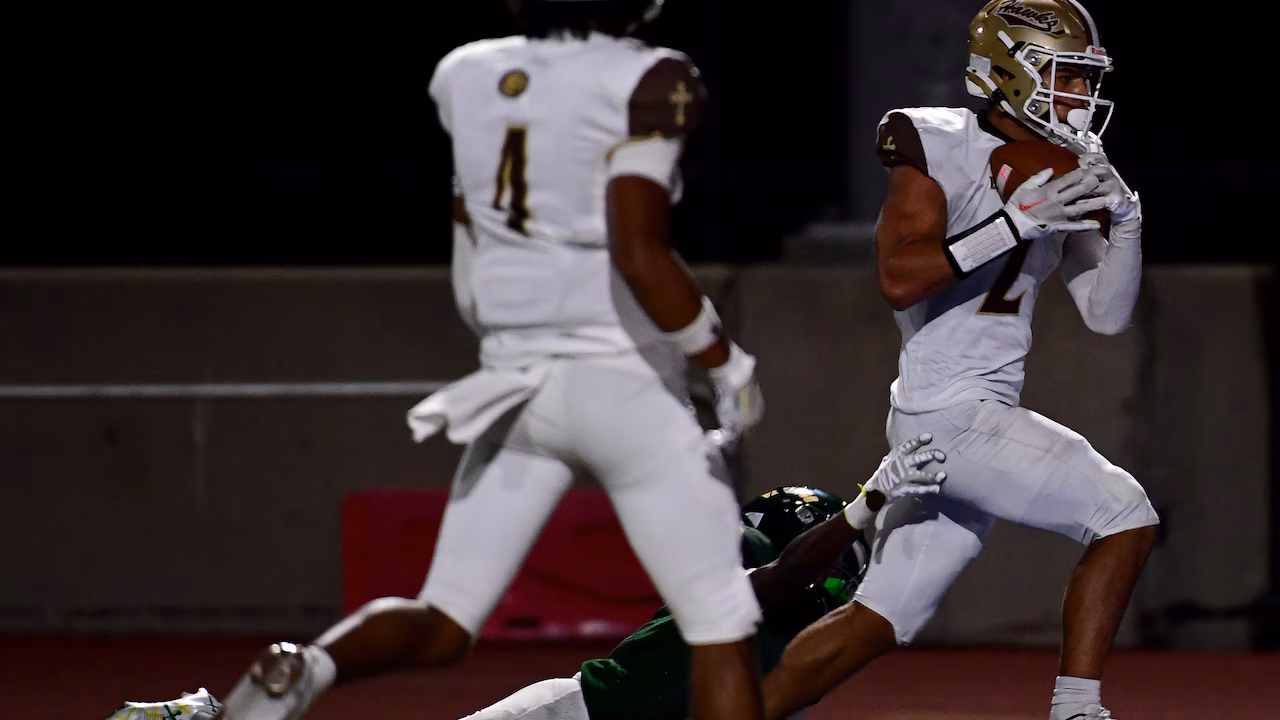 Bethlehem Catholic football holds off Central Catholic in Holy War thriller