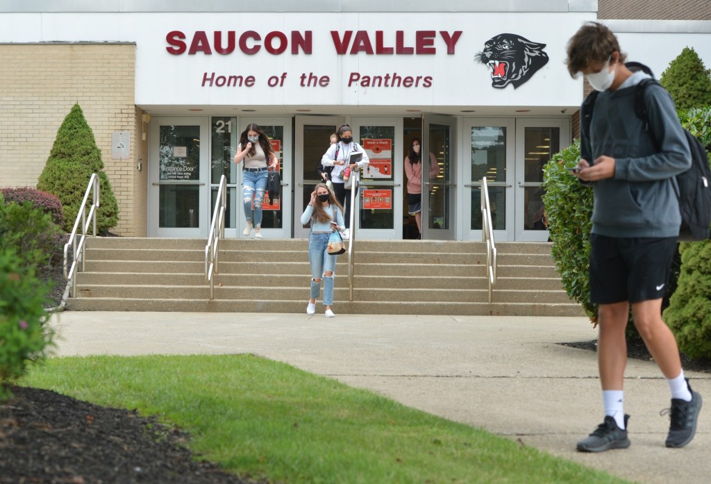 In Saucon Valley, school board candidates talk budgets, cell phones, transparency