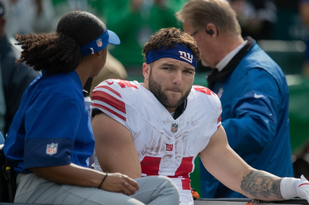 Giants’ rookie sensation Skattebo suffers gruesome ankle injury – Scranton Times-Tribune