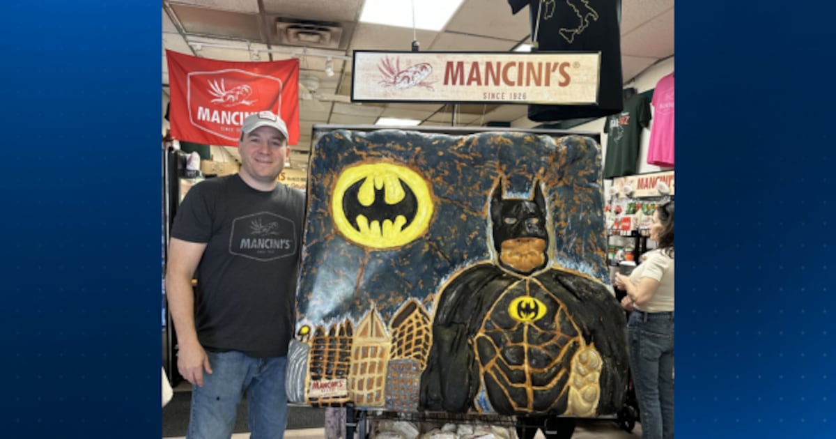 Mancini’s honors Michael Keaton with stunning bread art before Pittsburgh Walk of Fame induction – WPXI