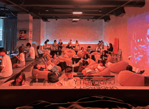 Books and beats: The strange comfort of reading alongside strangers