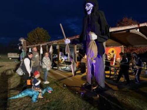 Trunk or treat – Lehigh Valley Press