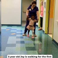 A Heartwarming Moment: Joy Takes First Steps with Prosthesis | News