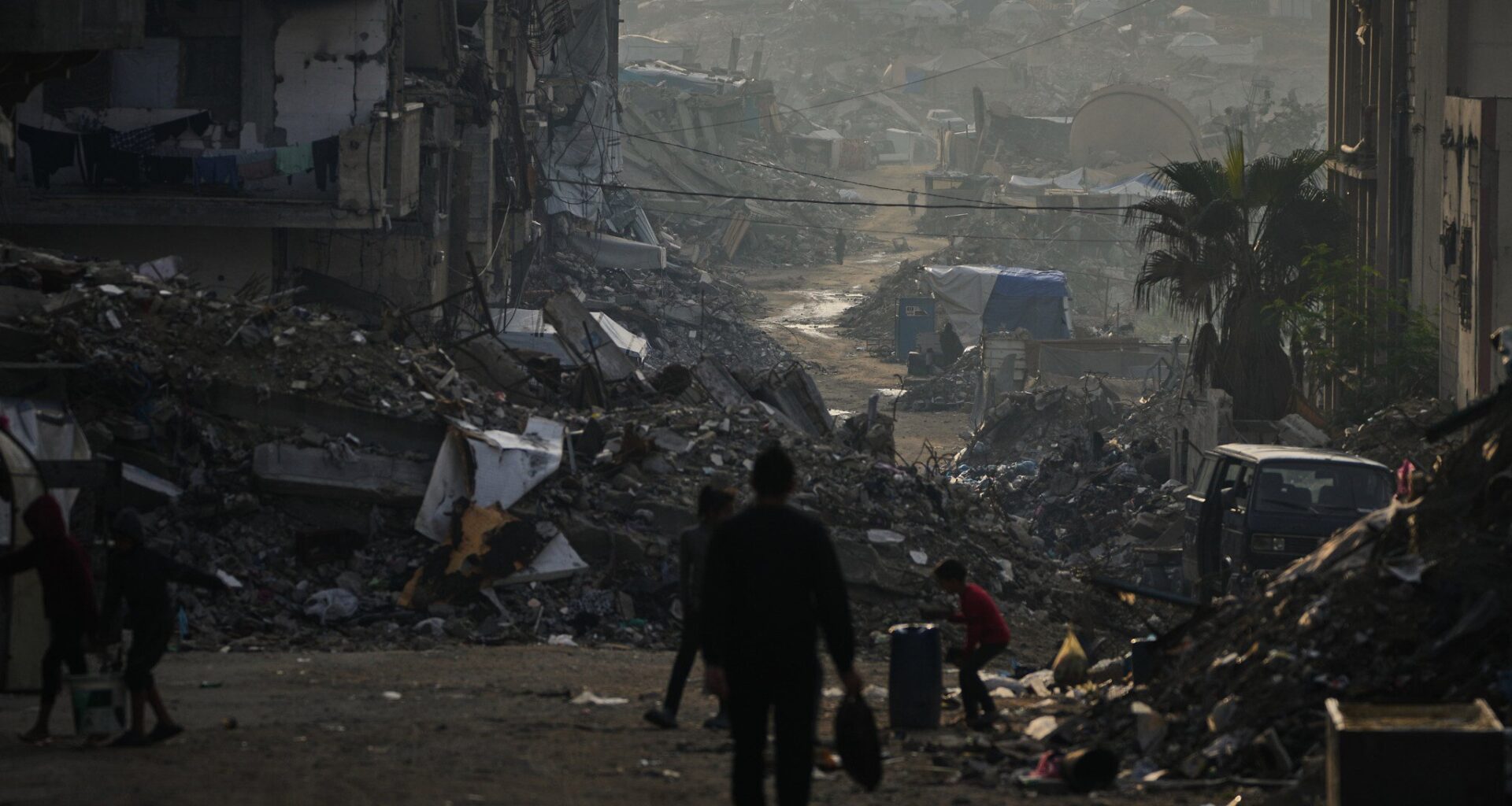 Palestinians: Two killed in Gaza strike were children aged 8 and 11; IDF says 'suspects' crossed Yellow Line