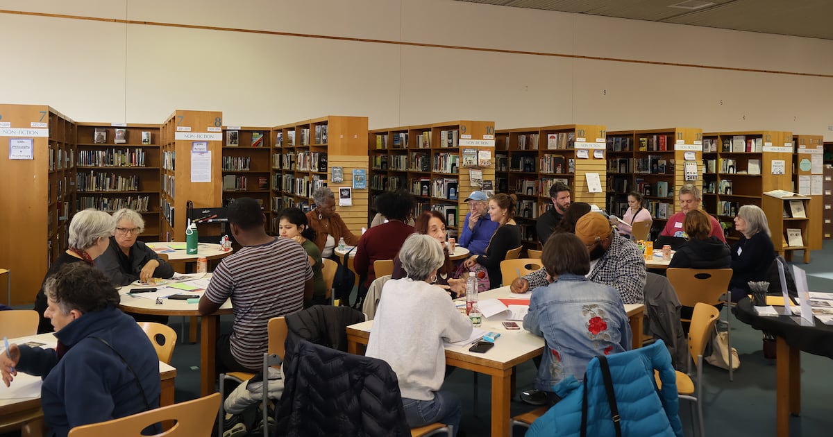 Philadelphia residents want district to improve school closure process