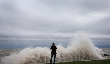 Lake Effect Storm To Bring Massive Waves Along Lake Erie