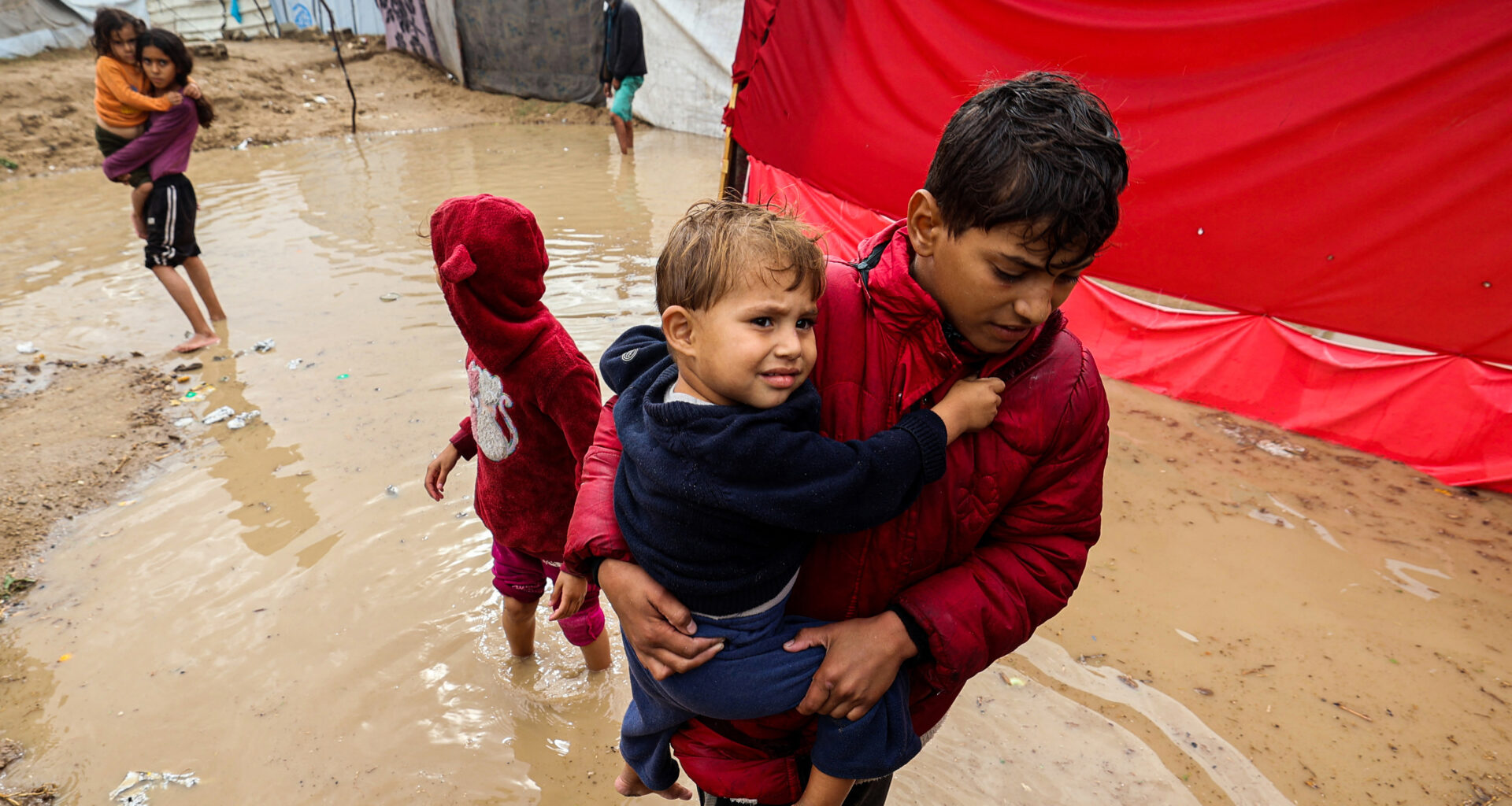 Israeli forces arrest 11 Palestinians in village west of Bethlehem
