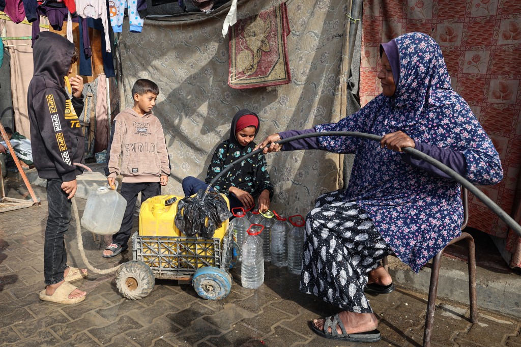 Israeli forces detain 44 Palestinians in towns near Bethlehem