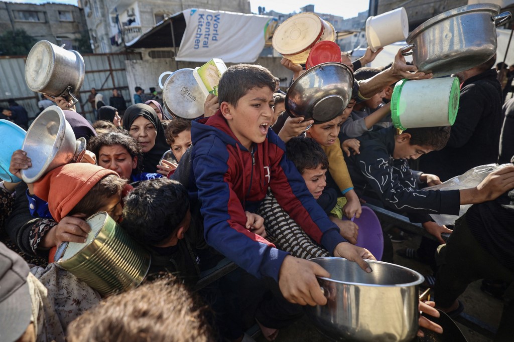 Israeli forces arrest five people near Bethlehem in West Bank