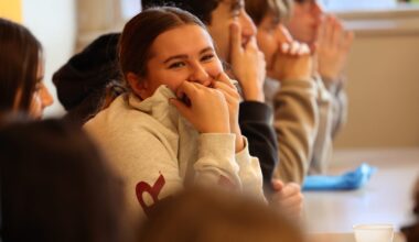 Local restaurant owner visits culinary arts class