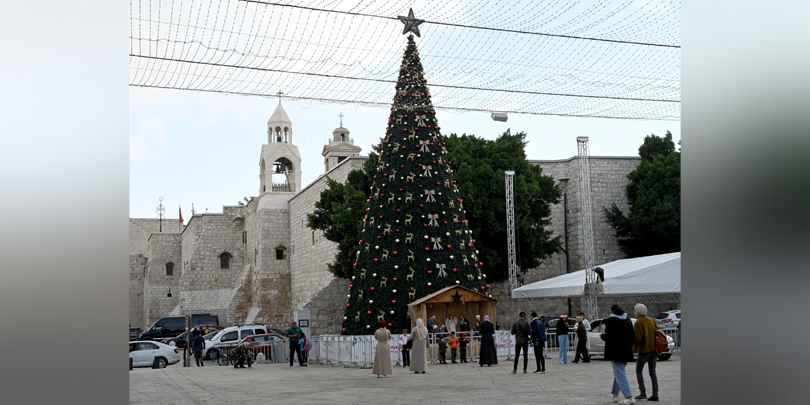 Bethlehem hold first Christmas tree lighting ceremony since 2022