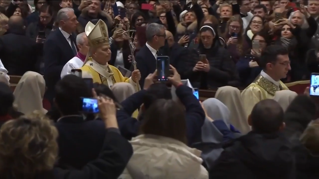 Faithful return to Bethlehem and Pope Leo XIV celebrates his first Christmas Eve Mass at St. Peter’s - WSVN 7News | Miami News, Weather, Sports