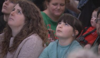 Crowds pack Philadelphia's Wanamaker Building for final Christmas Light Shows amid uncertain future