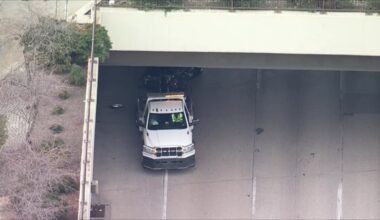 Car slams into stopped utility truck on I-676, 27-year-old Florida driver killed