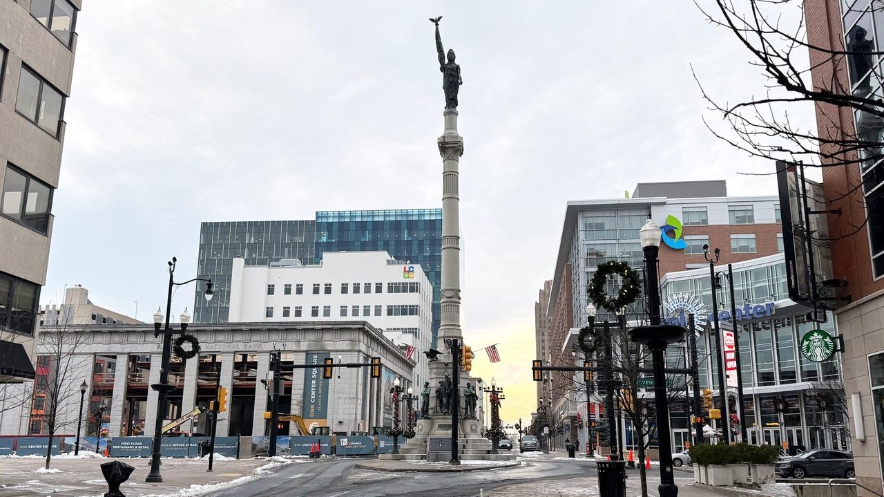 Trump's 'A+++++' economy collides with the reality in a Pennsylvania city critical to the midterms