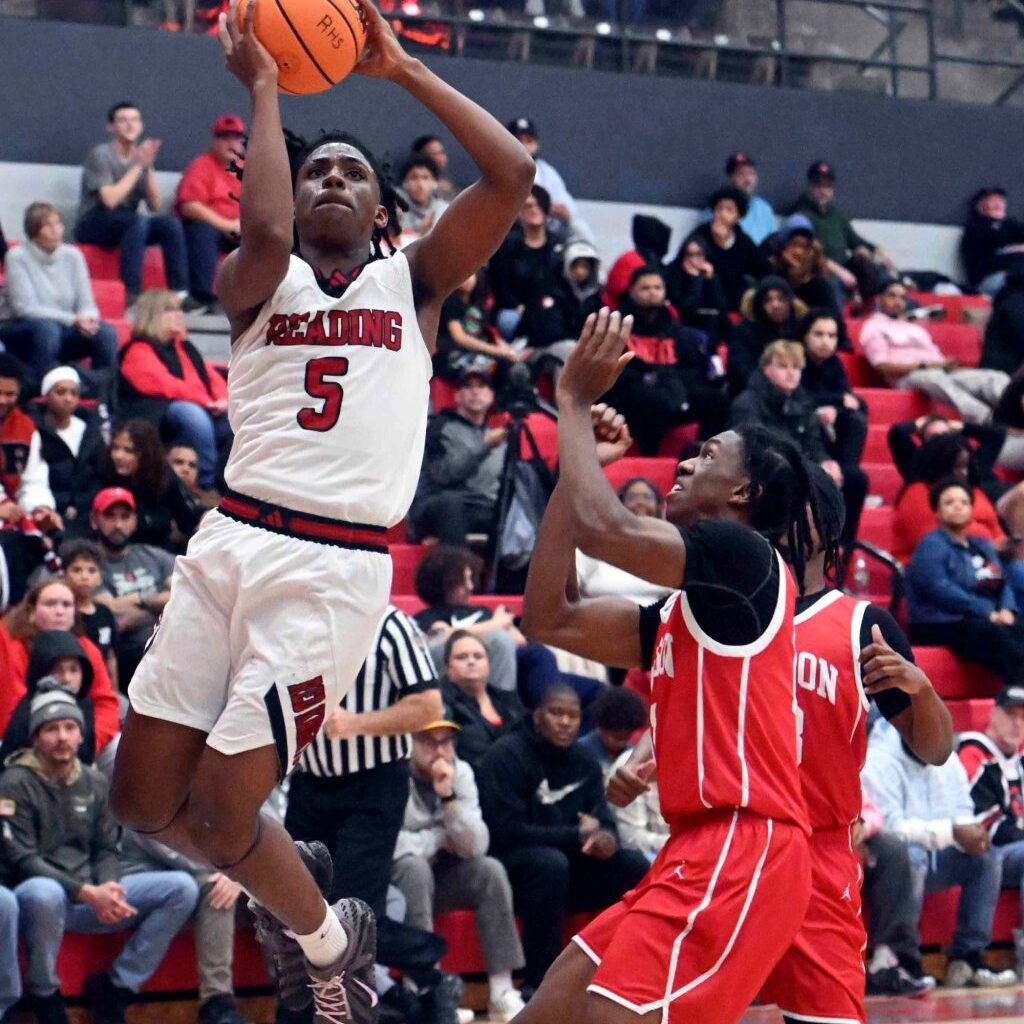 Reading High rolls past Exeter as Jostin DeCastro scores 23 points