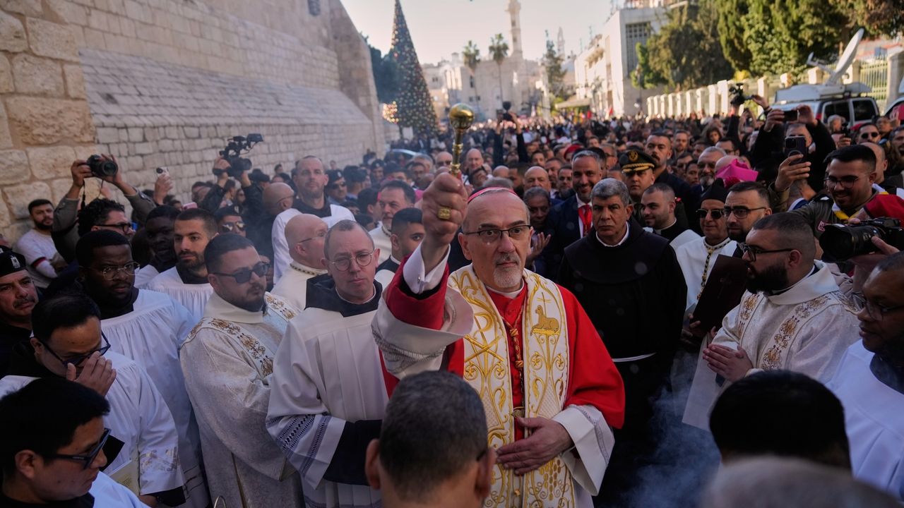 Thousands flock to Bethlehem to revive Christmas spirit after 2 years of war in Gaza