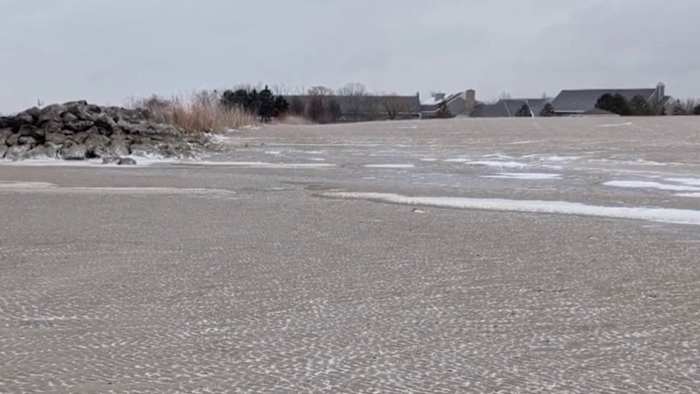 High winds cause seiche on Lake Erie
