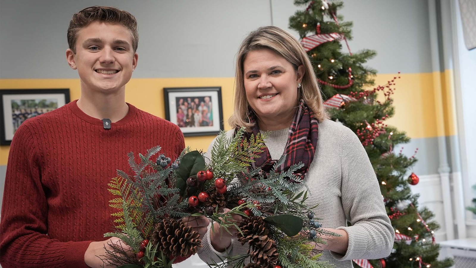 'Giving Garland': Mother and son donate hand-me-down holiday decorations