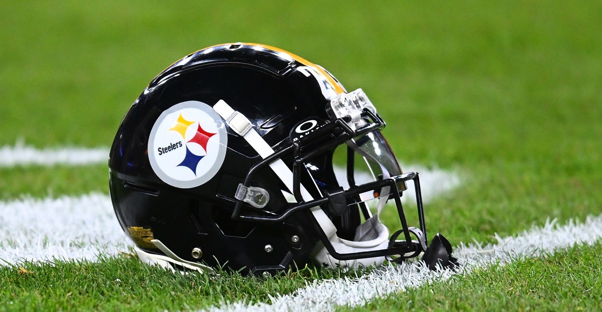 Pittsburgh Steelers re-sign veteran running back
