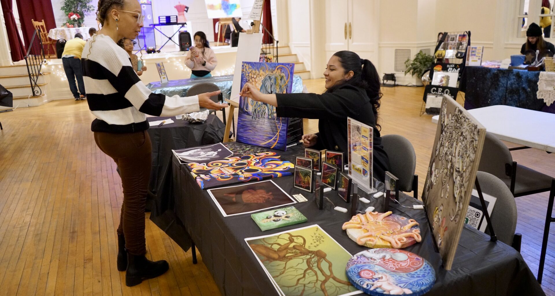 Holiday market brings the best in local arts