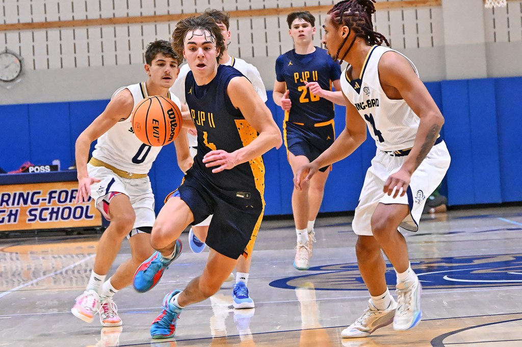 Green's 15 points leads five players in double figures as PJP earns sixth straight win