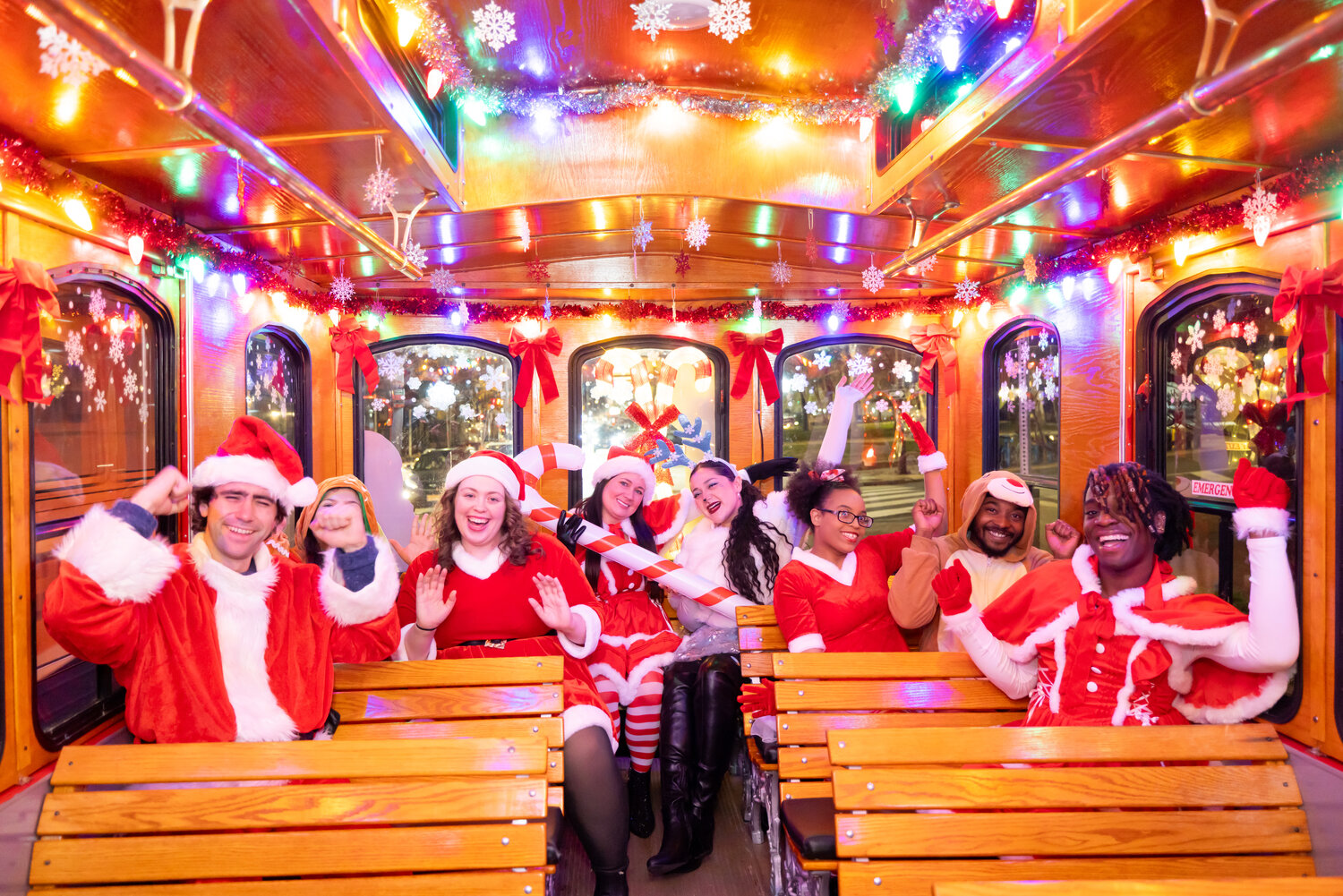 From twinkling lights to cheesesteaks, Philly’s holiday trolley tours have it all