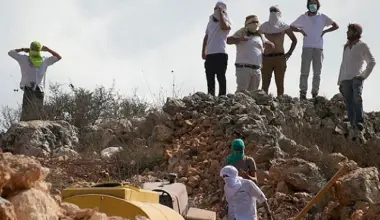 Settlers Kidnap Farmer After Assaulting Him in Nahalin West of Bethlehem