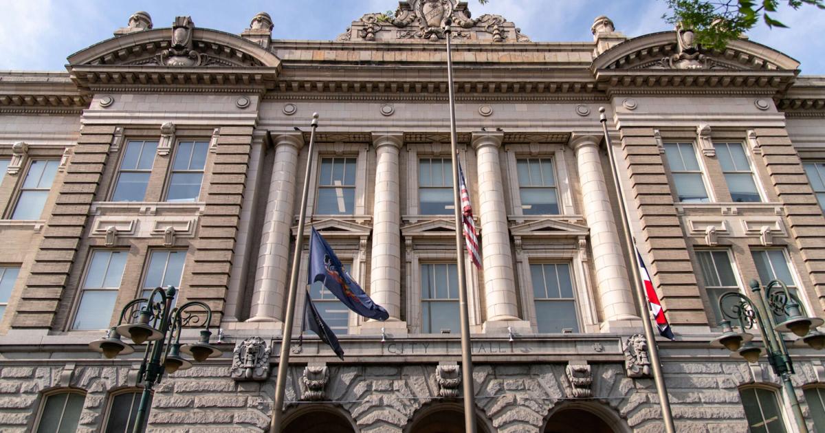 Reading risks deep cuts without tax hike, administration says | Reading Area