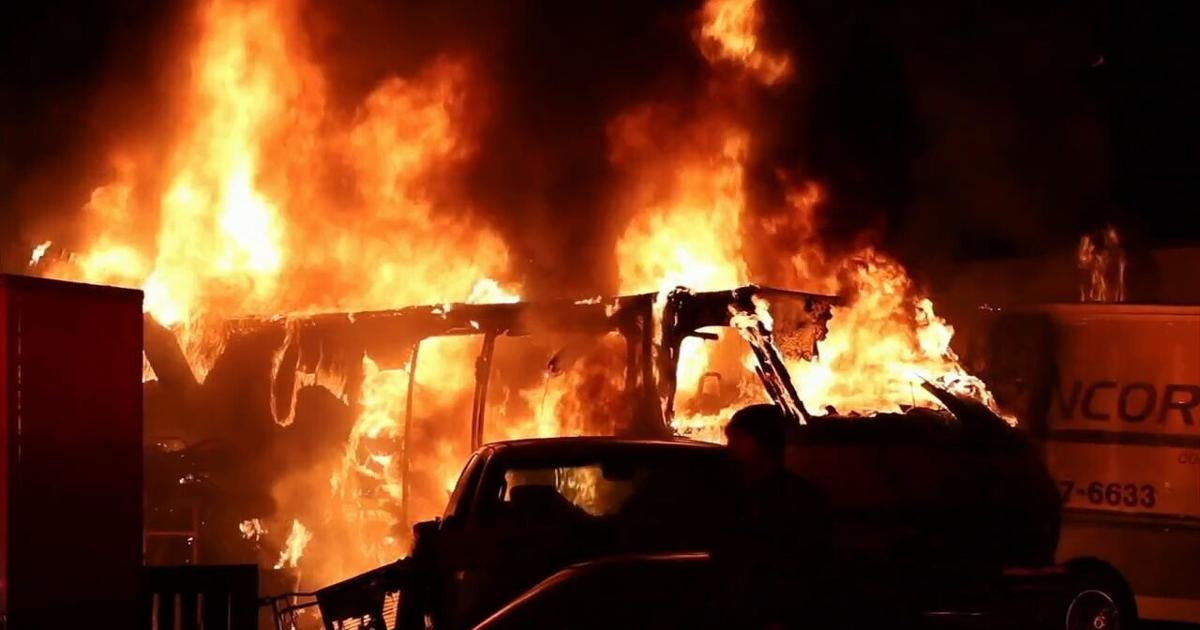 Bethlehem RV engulfed in flames, fire spreads to nearby vehicle | Bethelehm Area