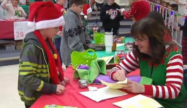 'Surprise our parents': Lehigh Co. elementary school creates holiday shop with a twist for students | Lehigh County