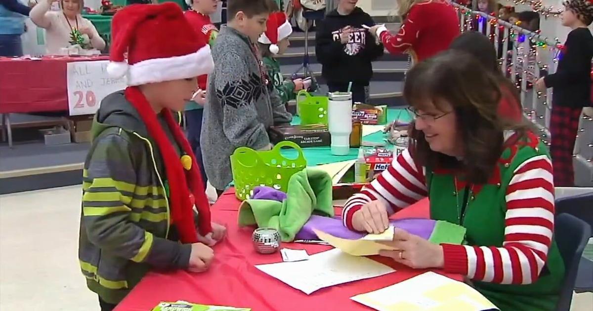'Surprise our parents': Lehigh Co. elementary school creates holiday shop with a twist for students | Lehigh County