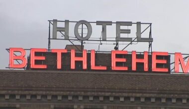 From theaters to historic hotel, places around Lehigh Valley getting into holiday spirit this Christmas Eve | Features