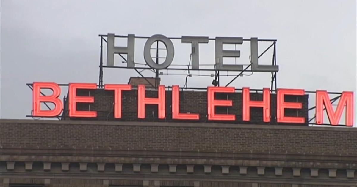 From theaters to historic hotel, places around Lehigh Valley getting into holiday spirit this Christmas Eve | Features