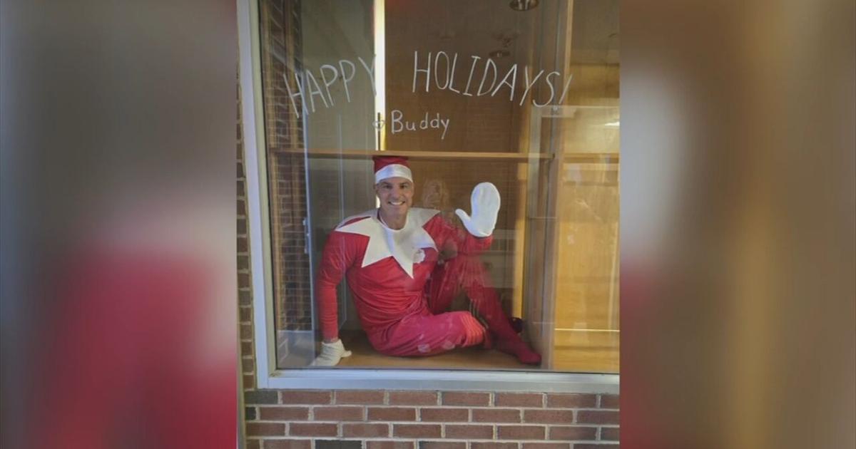 Local "Elf on the Shelf" spreads joy at elementary school | Good News