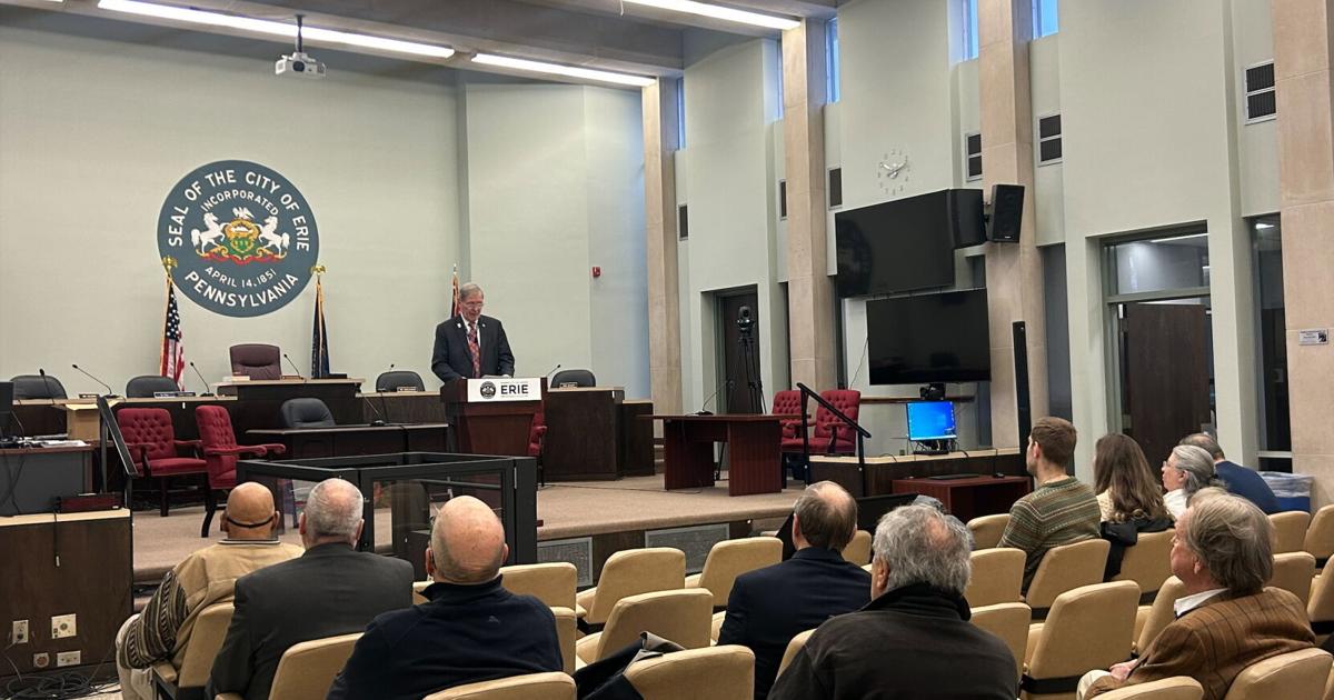 Mayor Joe Schember Hands Out Eighteen Keys to the City | Local News