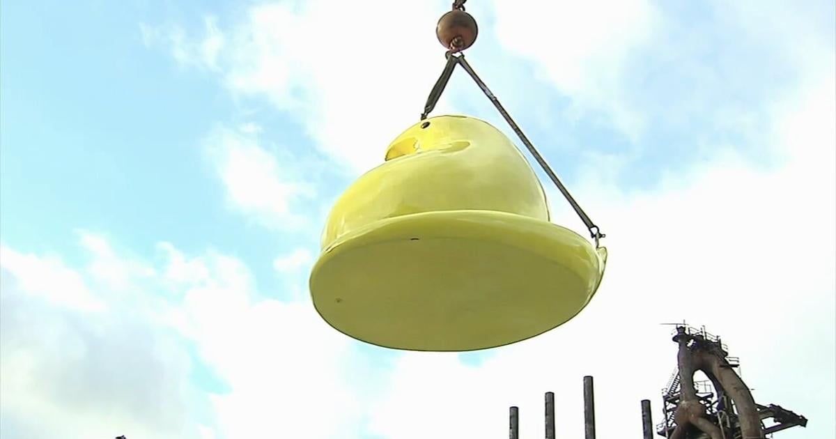 Families celebrate the new year with a giant Peep in Bethlehem | Bethlehem Area