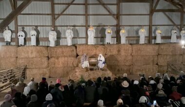 Journey to Bethlehem draws crowds to Walnut Creek for living nativity experience